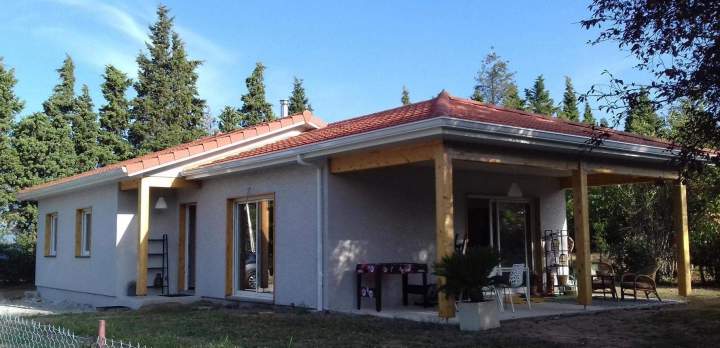 Habitation moderne en bois massif et montants Le Péage-de-Roussillon