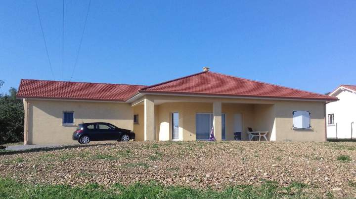 Bâtiment résidentiel aux lignes traditionnelles Le Péage-de-Roussillon