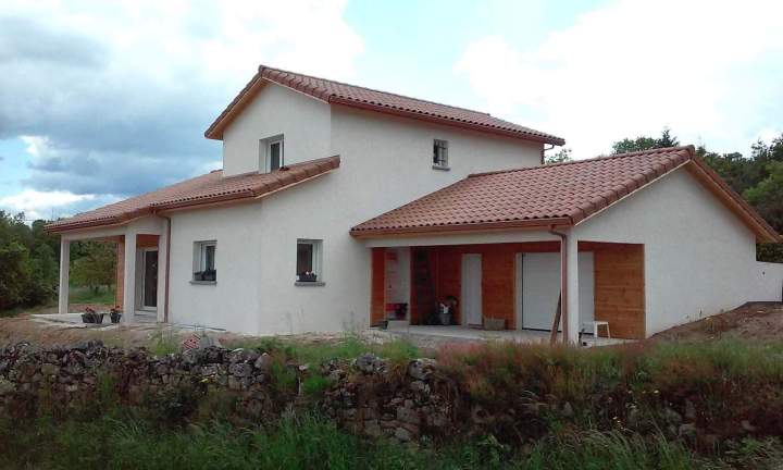 Bâtiment résidentiel aux lignes traditionnelles Le Péage-de-Roussillon